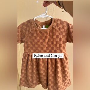 Rylee and Cru checkered dress!